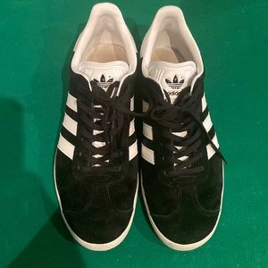 Womens adidas gazelle size 8.5